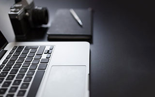 开云体育官网下载-法国队欧洲杯半决赛被淘汰，队报今日头版：揭开面具，法国队 欧洲杯